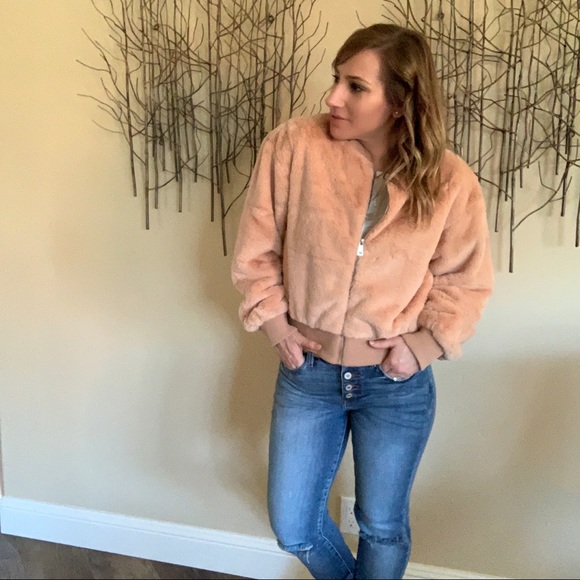 | f21 • fashionista favorite: caramel faux fur zip front bomber • small | - Picture 5 of 8